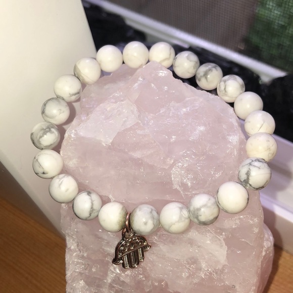 • Calm Down • Howlite bracelet w/ hand mandala - Picture 2 of 7